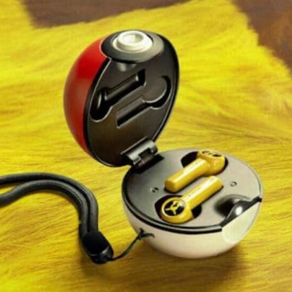 Razer Limited Edition Pikachu Bluetooth Wireless Earbuds Pokeball Charging Case - Picture 3 of 4